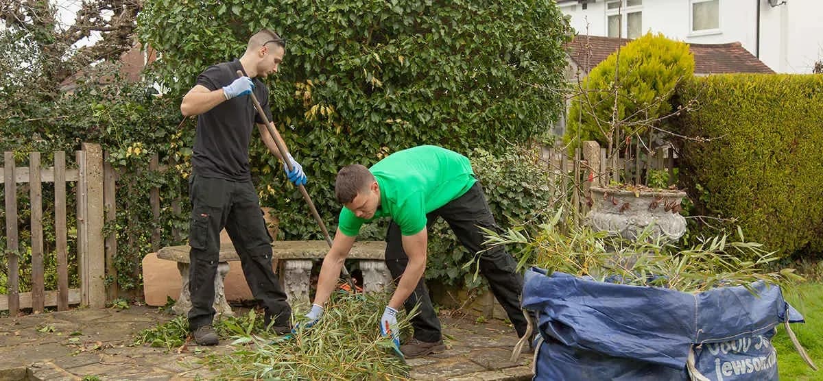 garden waste removal experts